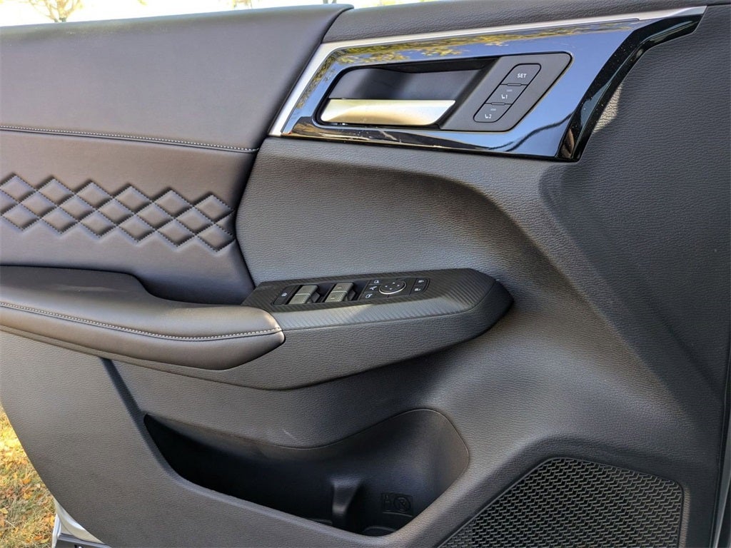 2025 Mitsubishi Outlander PHEV SEL Black Edition