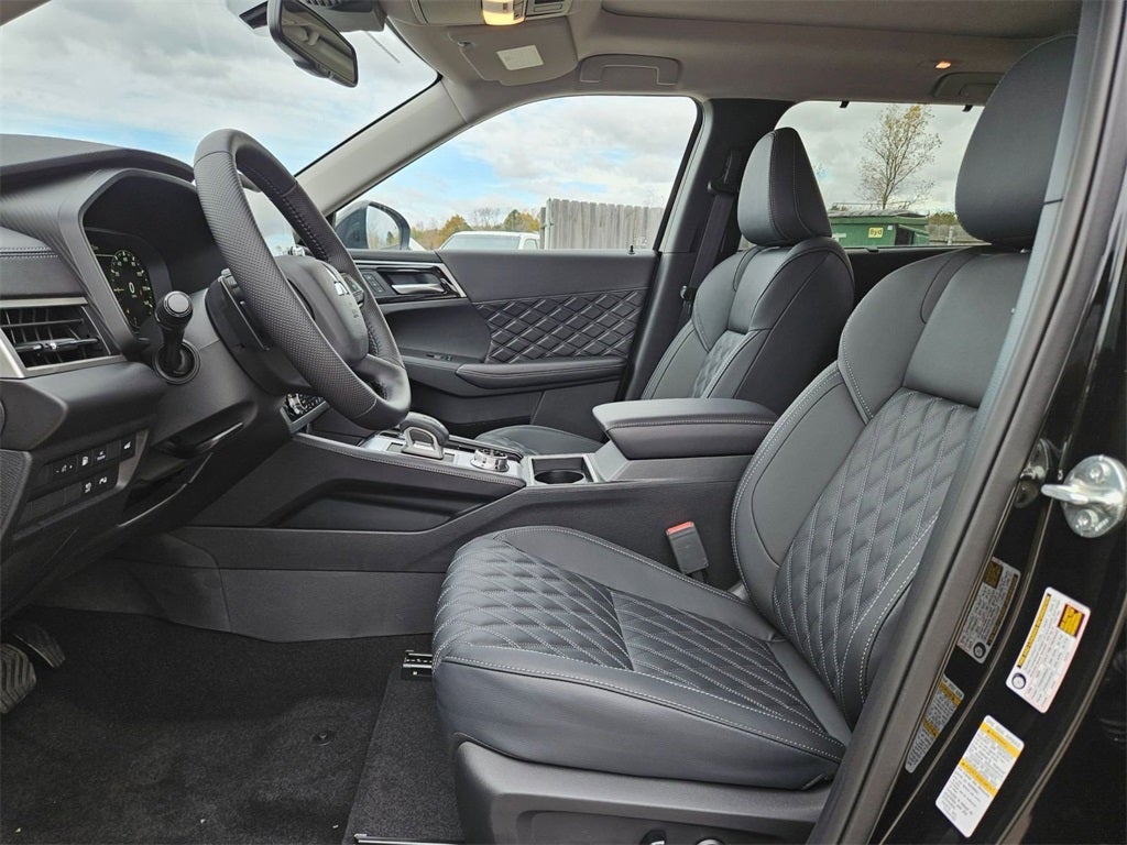 2025 Mitsubishi Outlander PHEV SEL