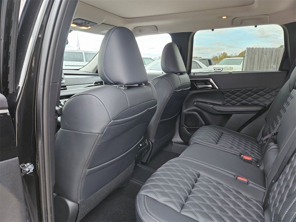 2025 Mitsubishi Outlander PHEV SEL