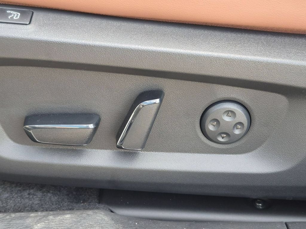 2026 Mitsubishi Outlander PHEV SEL