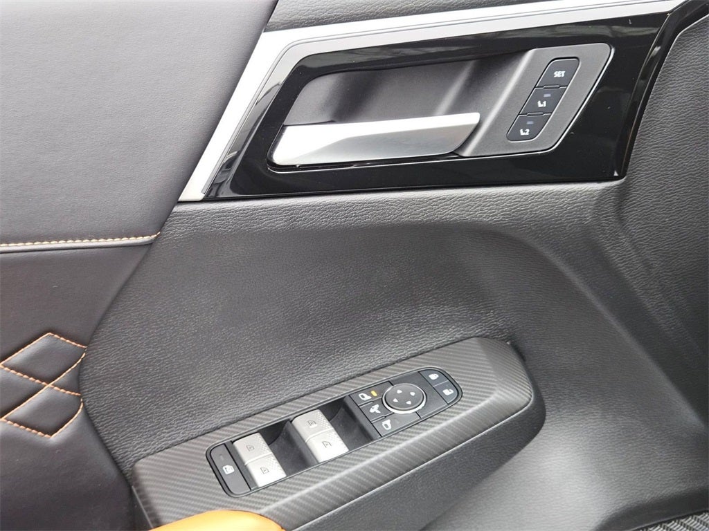 2025 Mitsubishi Outlander PHEV SEL