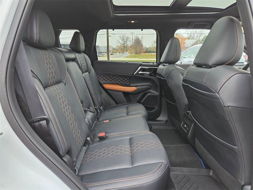 2025 Mitsubishi Outlander PHEV SEL