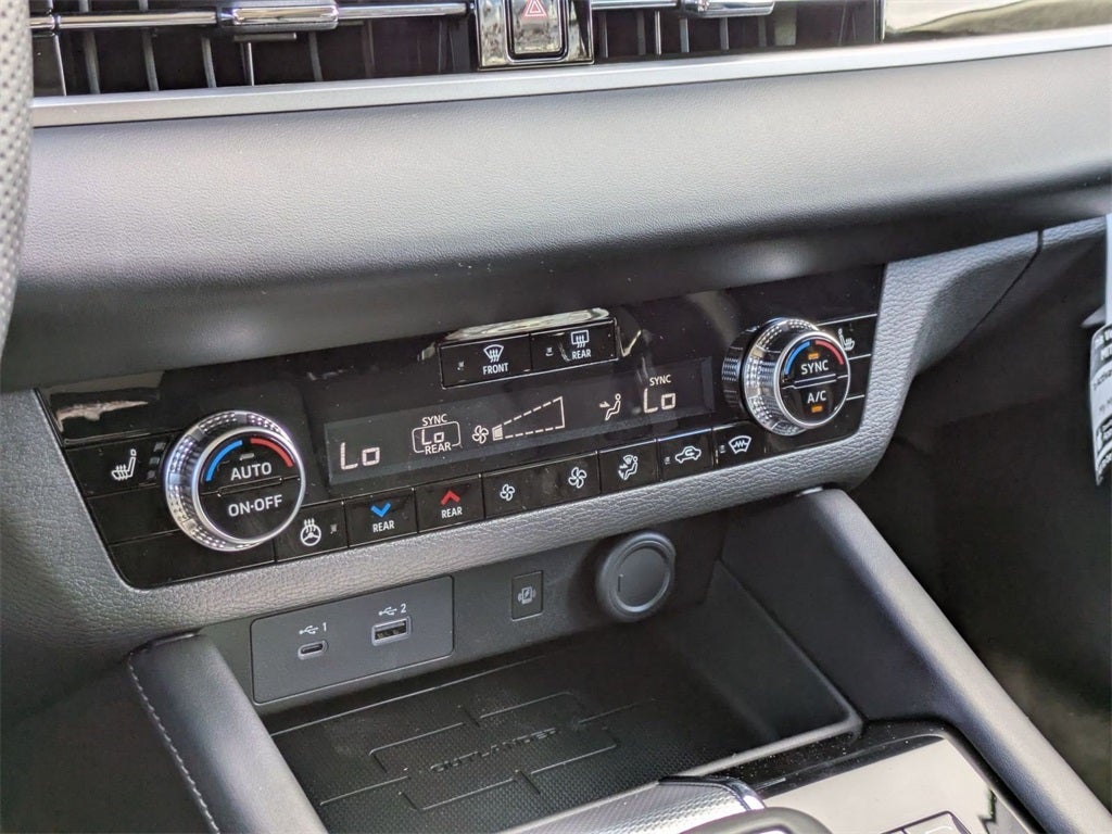 2025 Mitsubishi Outlander PHEV SEL