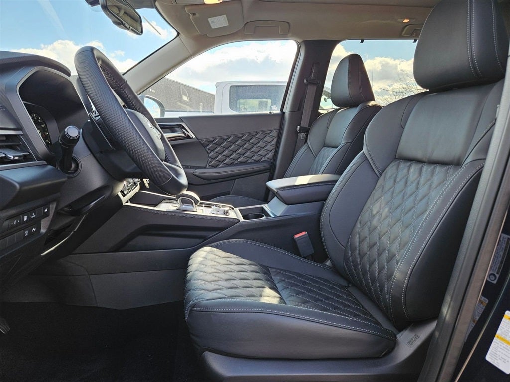 2025 Mitsubishi Outlander PHEV SEL