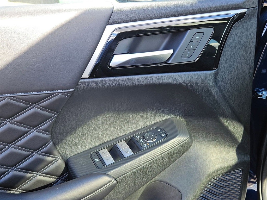 2025 Mitsubishi Outlander PHEV SEL