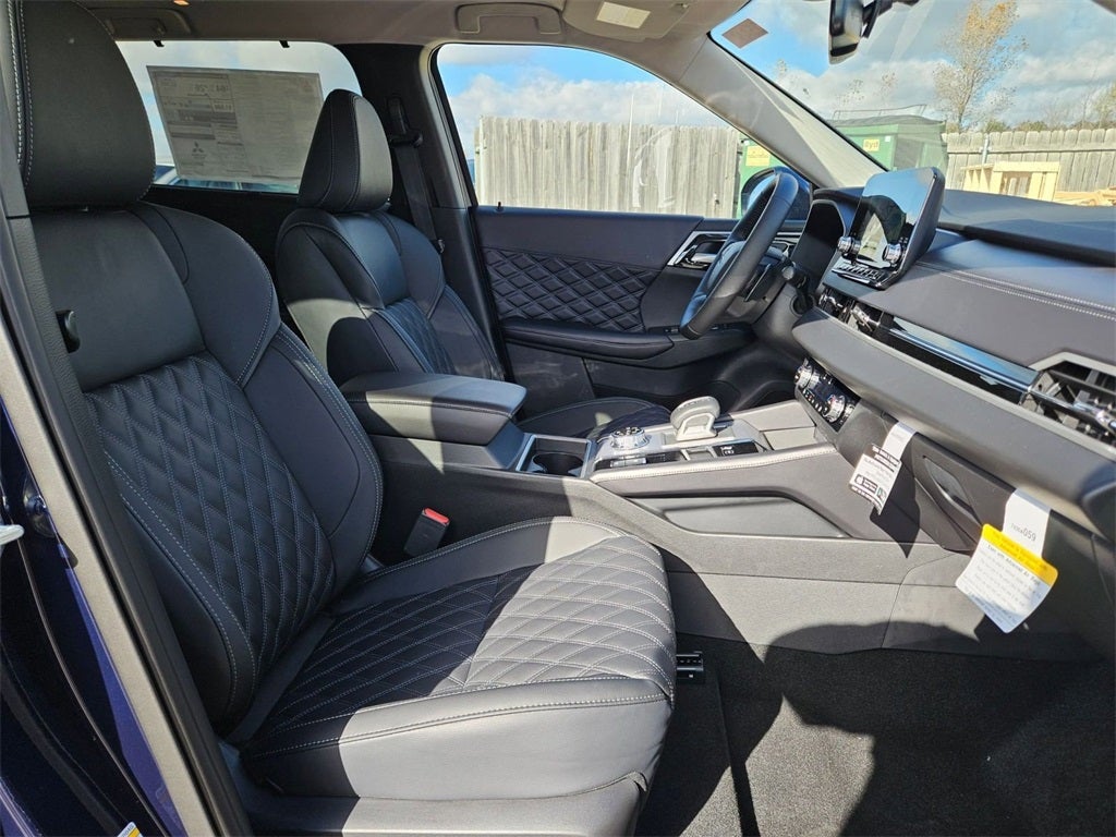 2025 Mitsubishi Outlander PHEV SEL