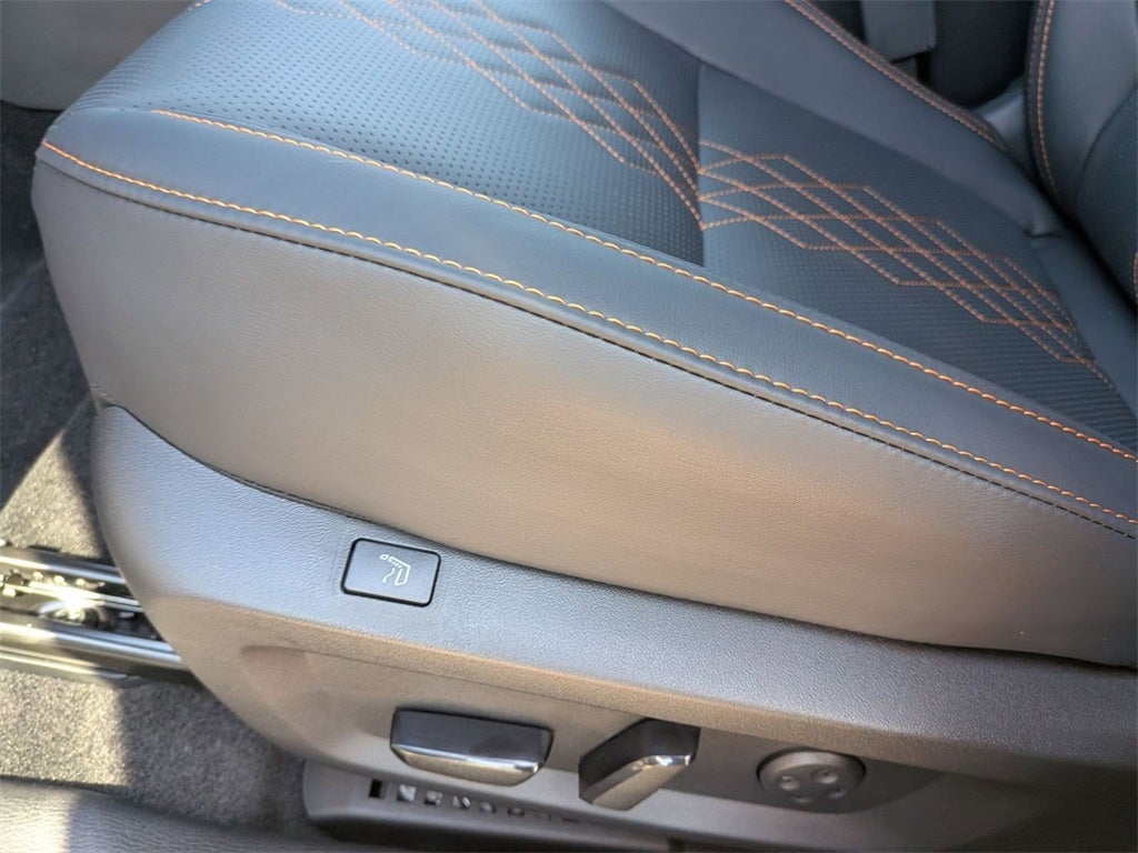 2025 Mitsubishi Outlander PHEV SEL