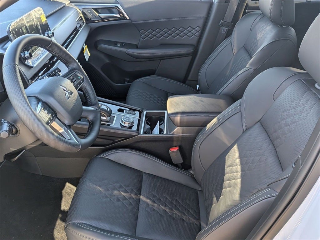 2025 Mitsubishi Outlander PHEV SEL Black Edition