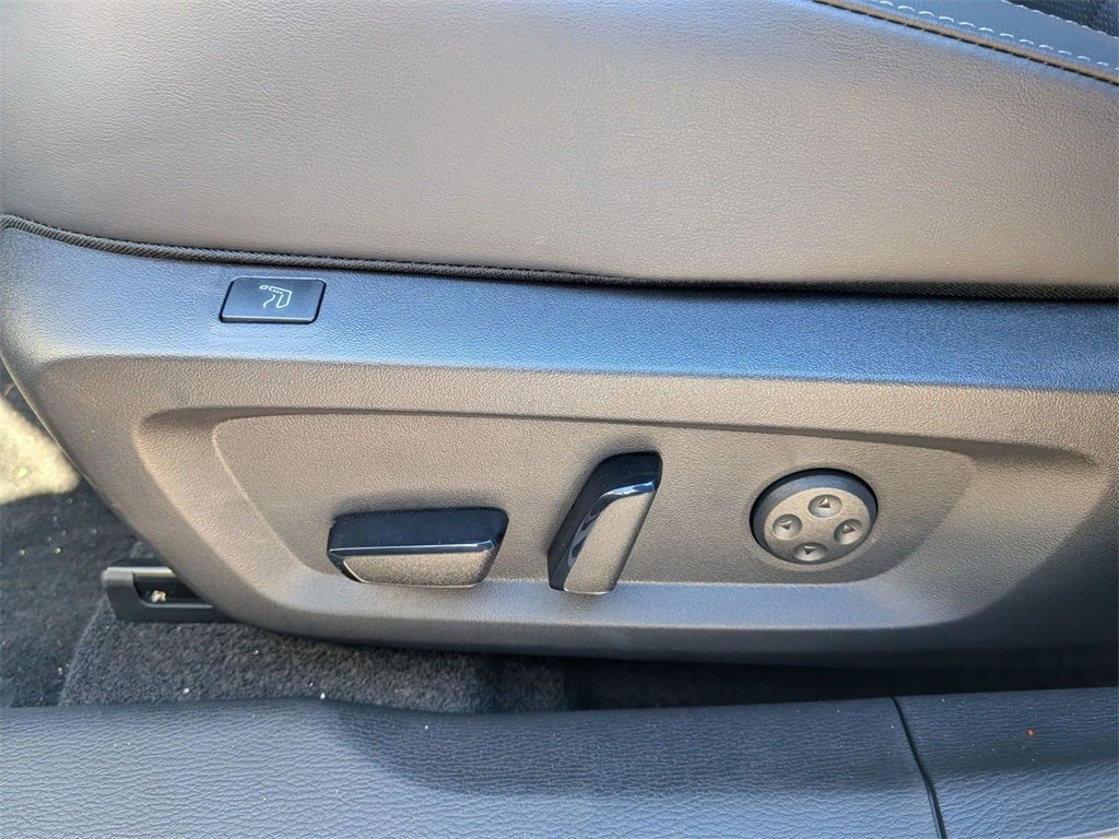 2025 Mitsubishi Outlander PHEV SEL Black Edition