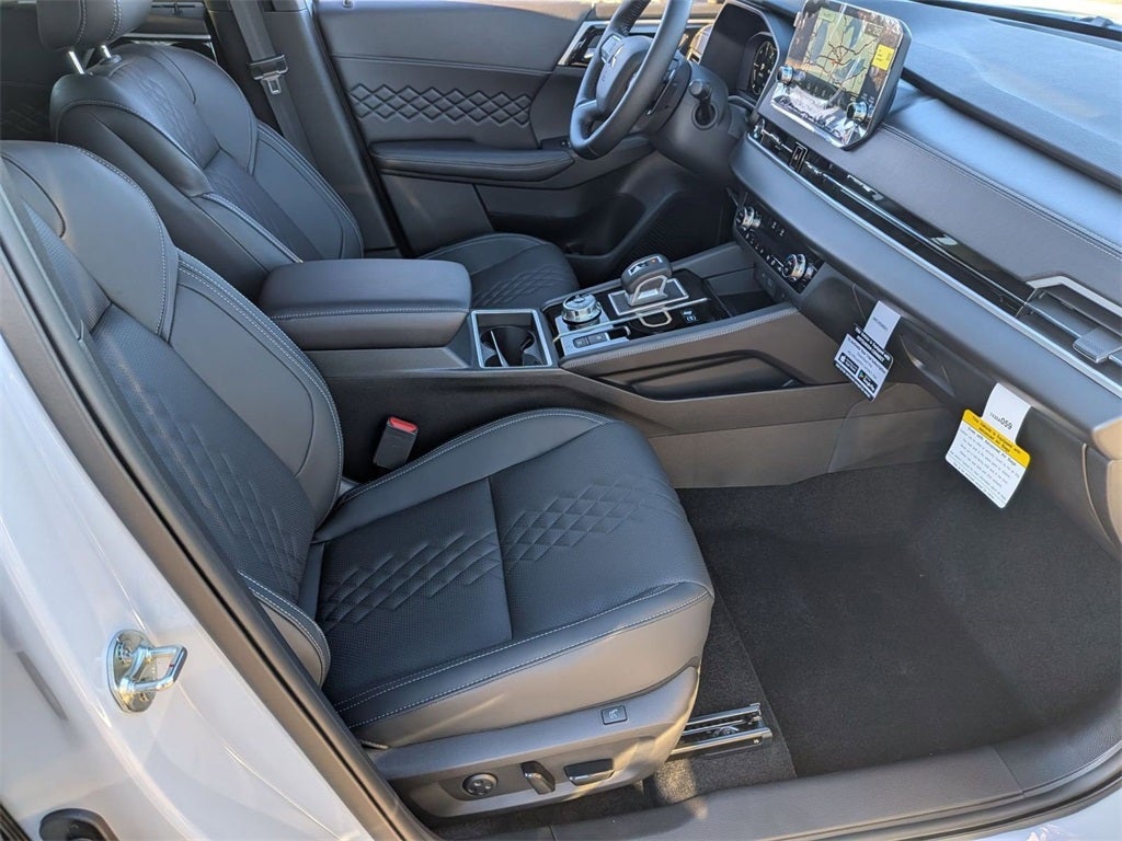 2025 Mitsubishi Outlander PHEV SEL Black Edition