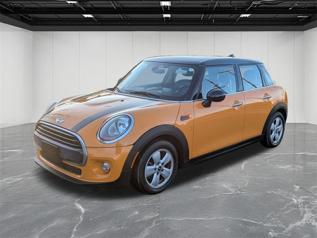 2017 MINI Hardtop 4 Door Cooper