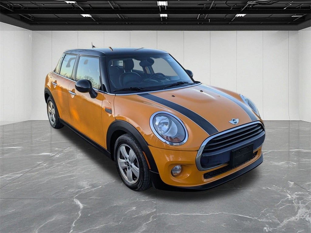 2017 MINI Hardtop 4 Door Cooper