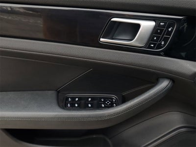 2018 Porsche Panamera 4