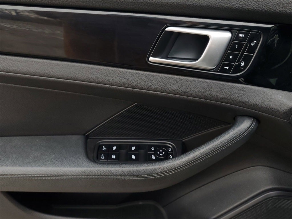 2018 Porsche Panamera 4