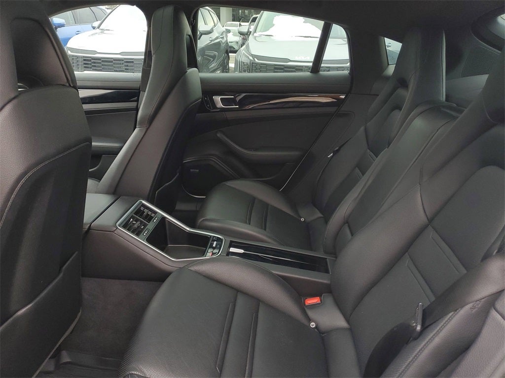 2018 Porsche Panamera 4