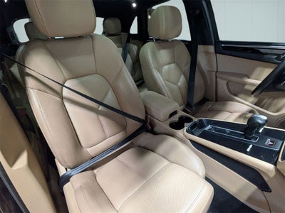 2022 Porsche Macan Base