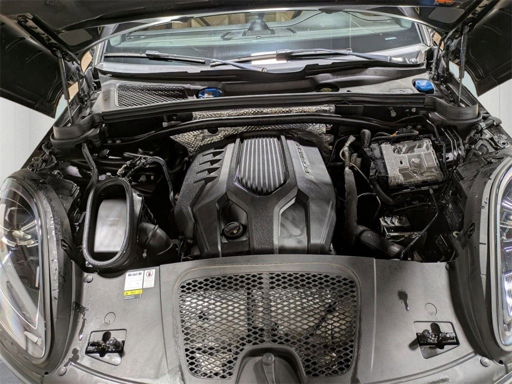 2022 Porsche Macan Base