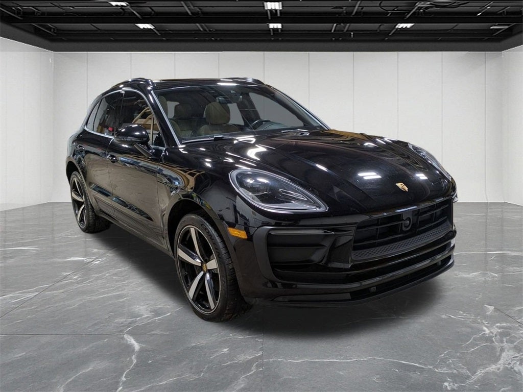 2022 Porsche Macan Base