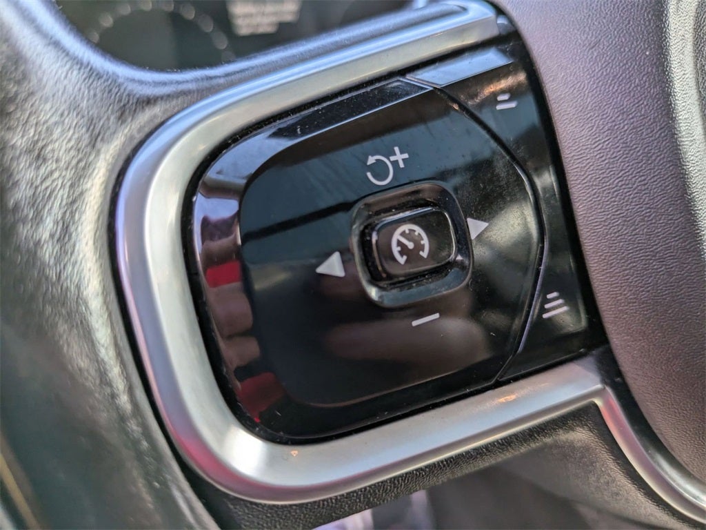 2016 Volvo XC90 Hybrid T8 Momentum