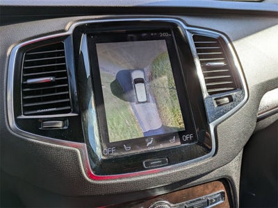 2016 Volvo XC90 Hybrid T8 Momentum