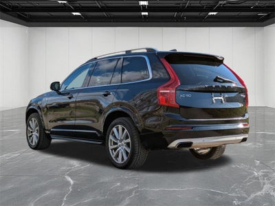 2016 Volvo XC90 Hybrid T8 Momentum