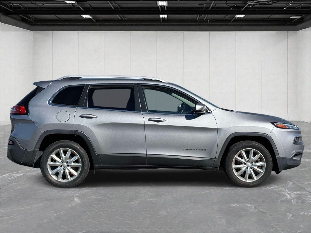 Used 2017 Jeep Cherokee Limited with VIN 1C4PJMDB0HW659123 for sale in Lansing, MI