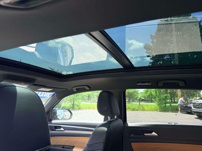 2022 Volkswagen Atlas Cross Sport 3.6L V6 SEL Premium R-Line