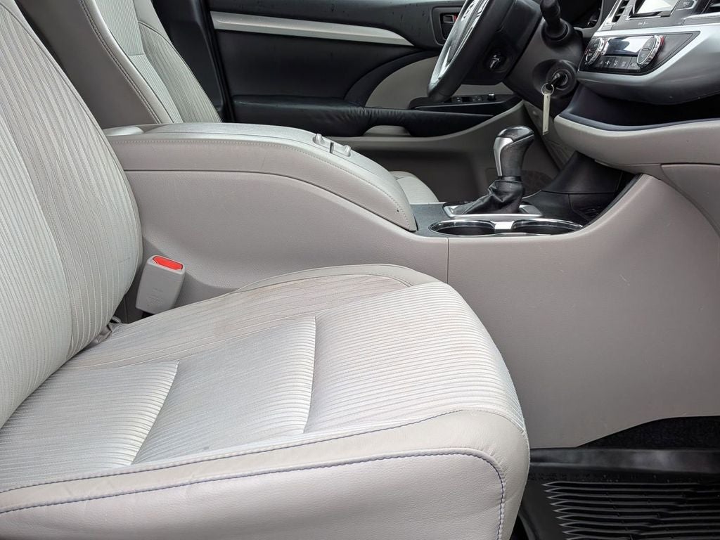 2015 Toyota Highlander LE Plus V6