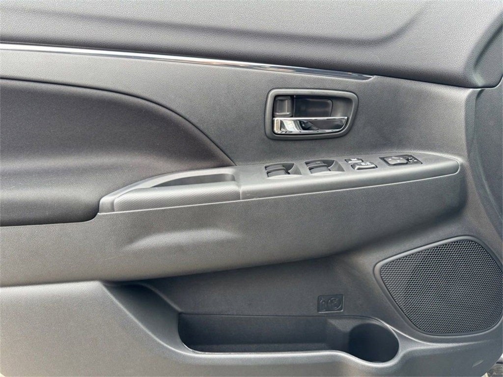 2025 Mitsubishi Outlander Sport 2.0 LE