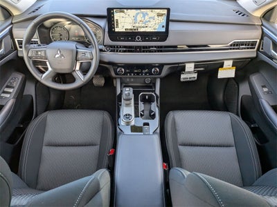 2025 Mitsubishi Outlander ES