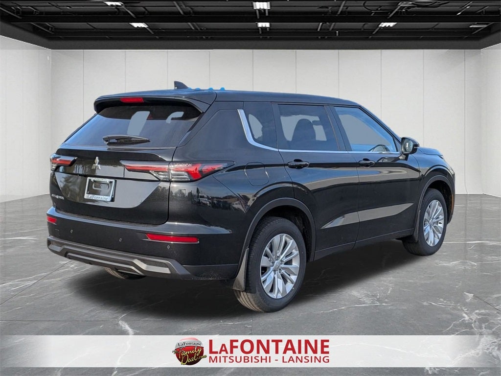 2025 Mitsubishi Outlander ES