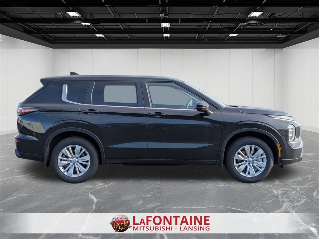 2025 Mitsubishi Outlander ES