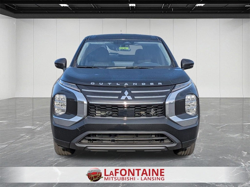 2025 Mitsubishi Outlander ES