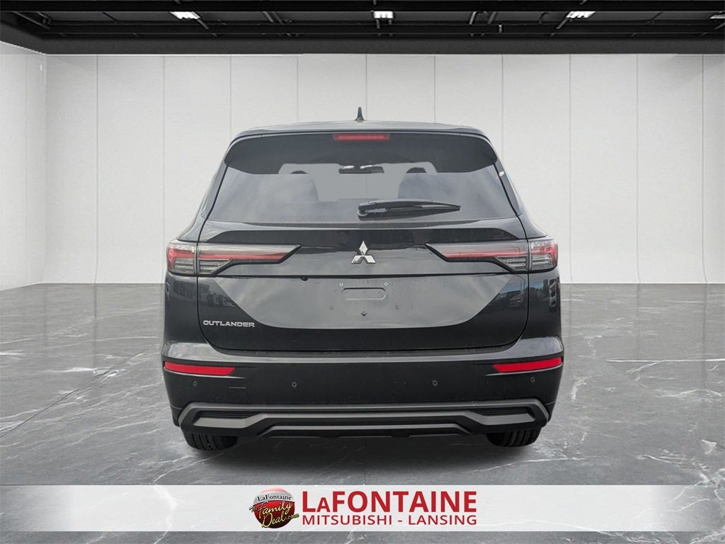 2025 Mitsubishi Outlander ES