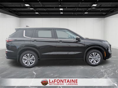 2025 Mitsubishi Outlander ES
