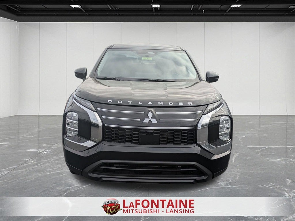 2025 Mitsubishi Outlander ES