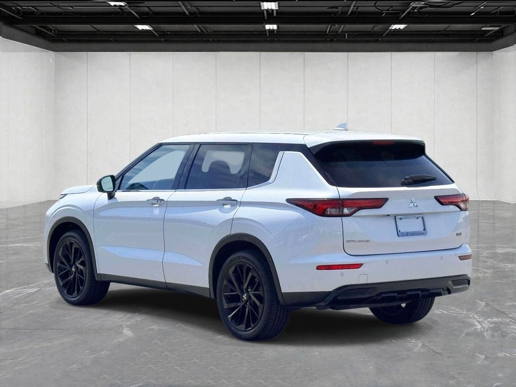 2023 Mitsubishi Outlander Black Edition
