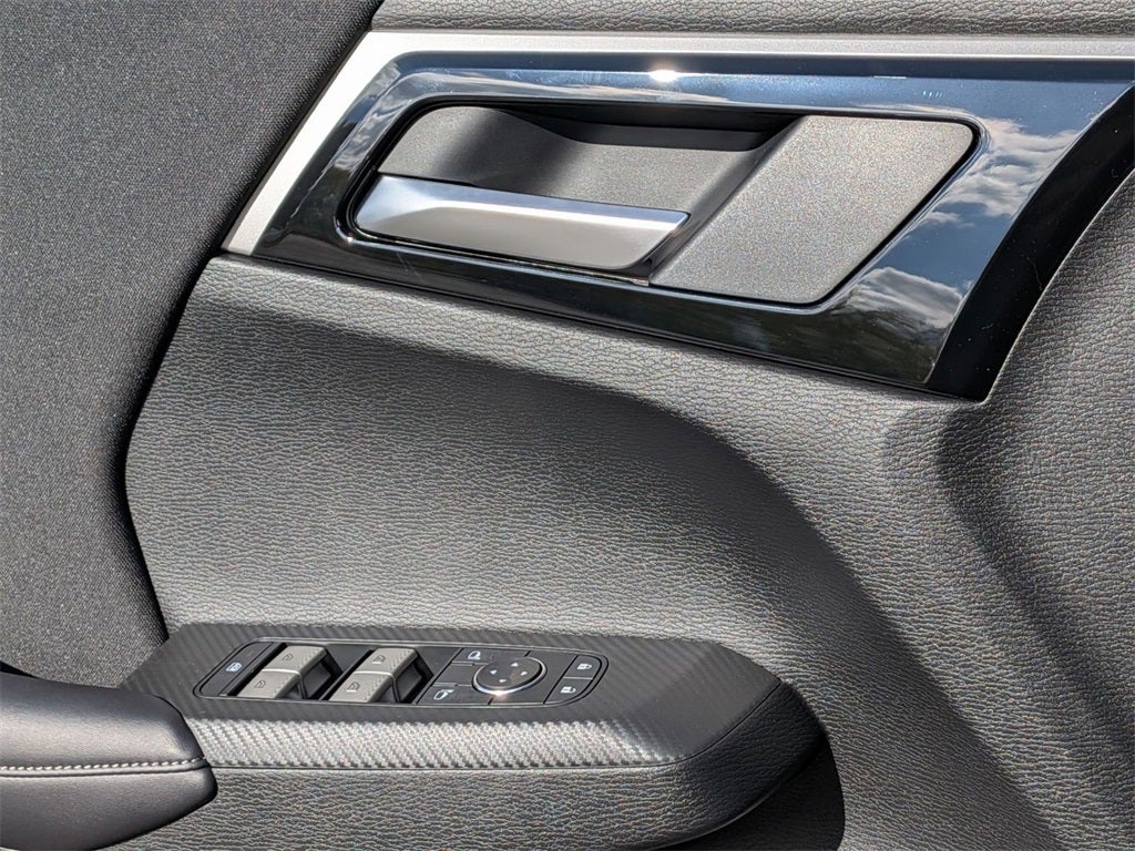 2025 Mitsubishi Outlander ES