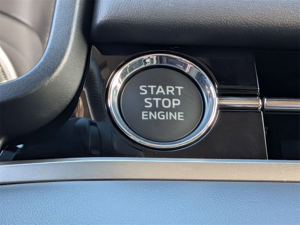 2025 Mitsubishi Outlander ES