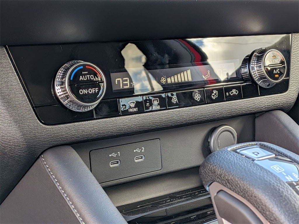 2025 Mitsubishi Outlander ES