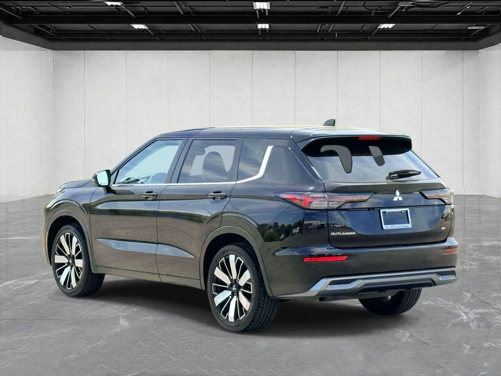2025 Mitsubishi Outlander SE