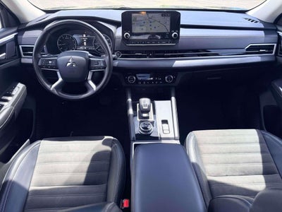 2024 Mitsubishi Outlander SE