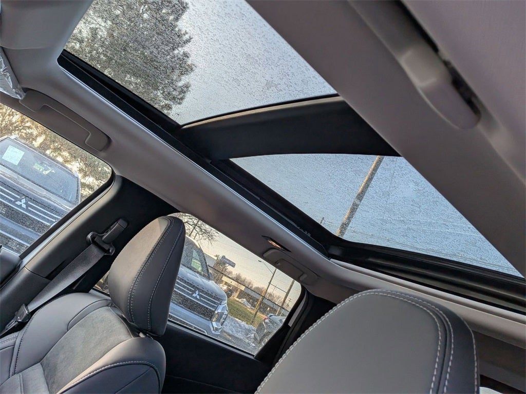 2026 Mitsubishi Outlander SE