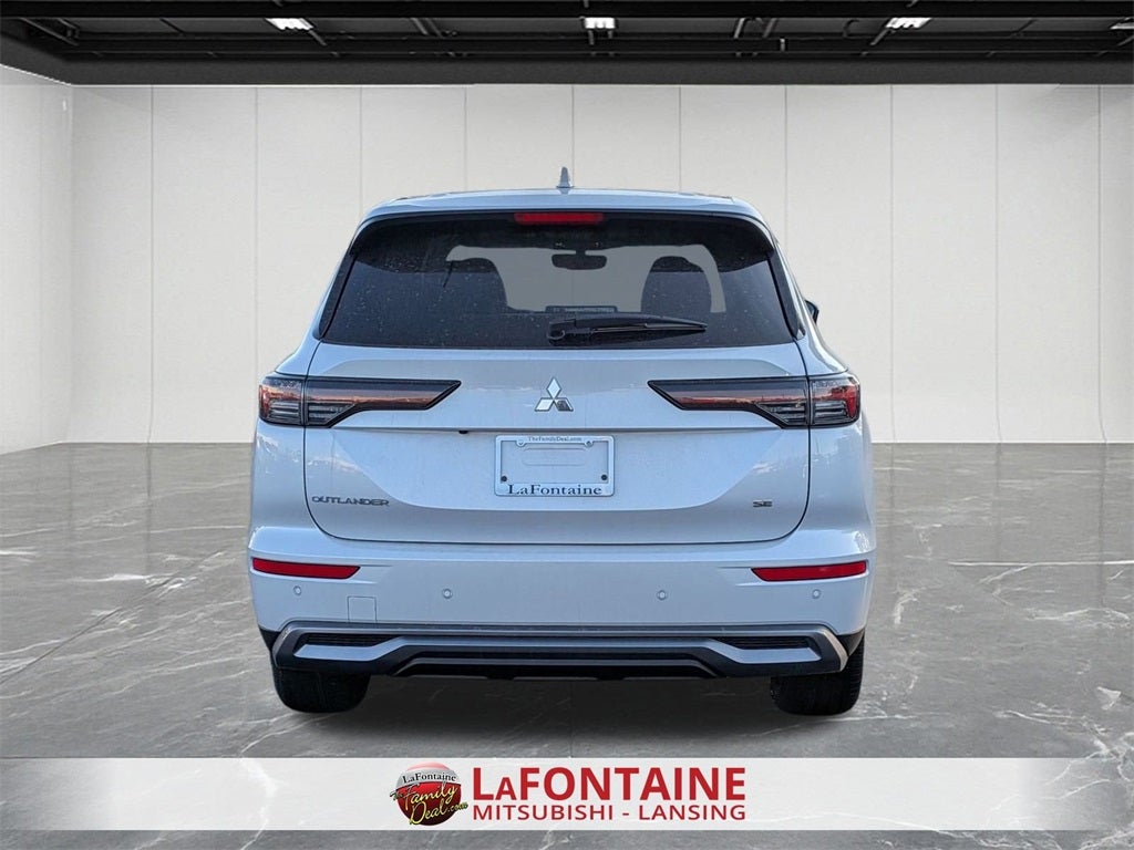 2026 Mitsubishi Outlander SE