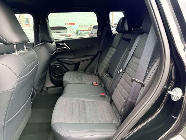 2026 Mitsubishi Outlander LE