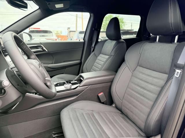 2026 Mitsubishi Outlander LE
