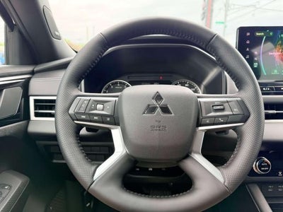2026 Mitsubishi Outlander LE