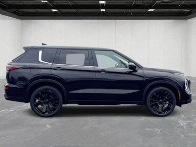 2026 Mitsubishi Outlander LE