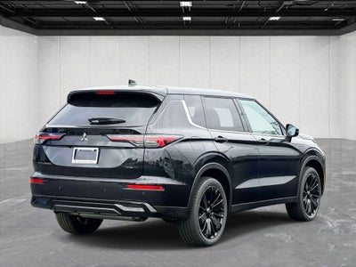 2026 Mitsubishi Outlander LE