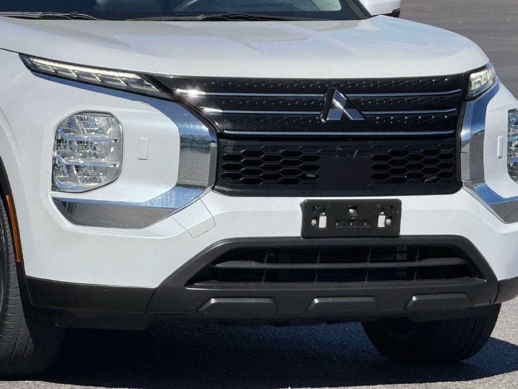 2022 Mitsubishi Outlander ES